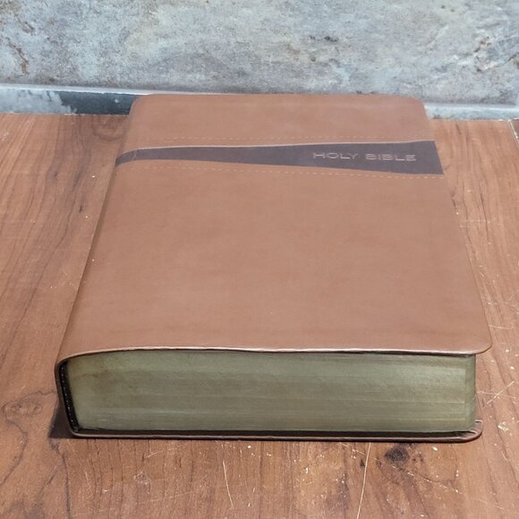 Holy Bible Giant Print Edition KJV - Picture 6 of 16